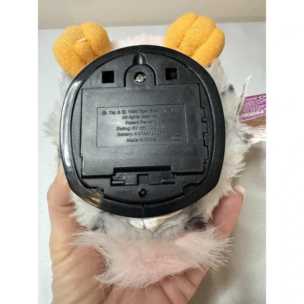 Furby 1998 Gray & Pink Snow Leopard Model 70-800 Tiger Electronic Works BOX/TAG